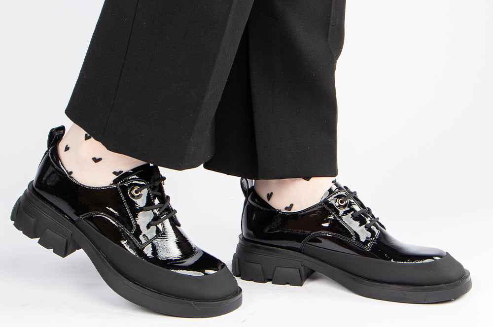32W7-2 Rubber Tipped Laced Shoes
