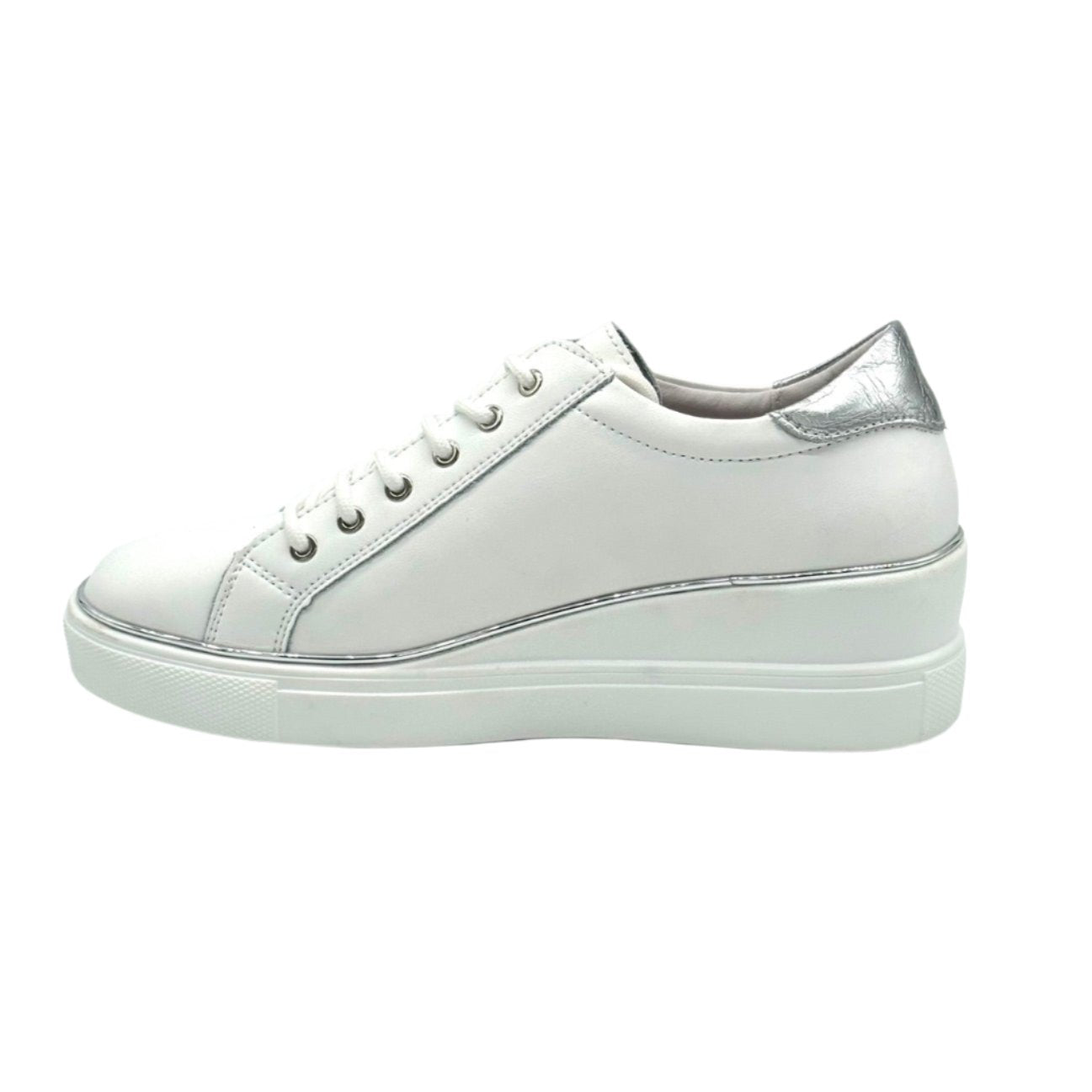 92FC16 Lace Up Leather Sneaker