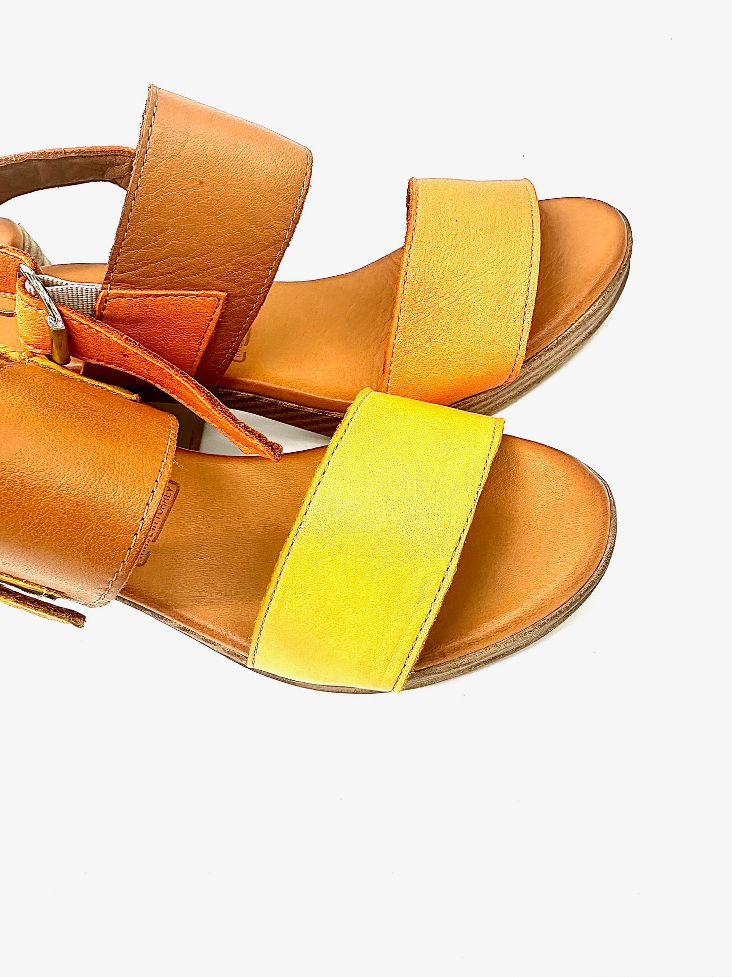 MAGO 066-1868 Block Heel Sandal