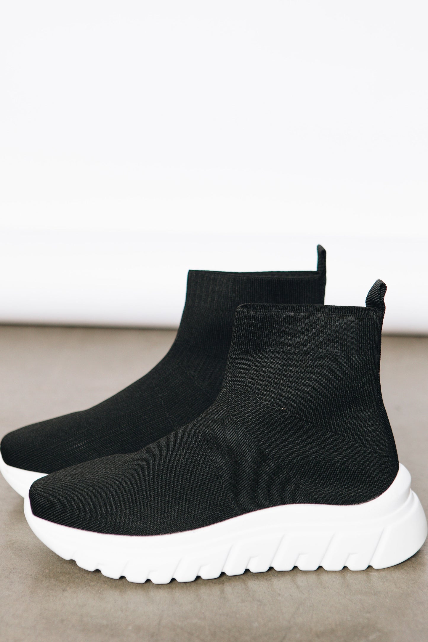 EXE WEX48 Stretch High Top Sneaker