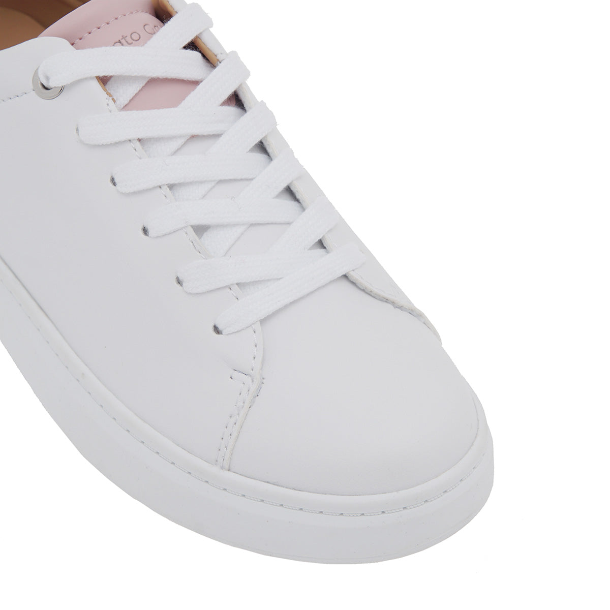Close-up of Renato Garini 21VW2007 white platform sneaker showing the laces, stitching and rounded toe
