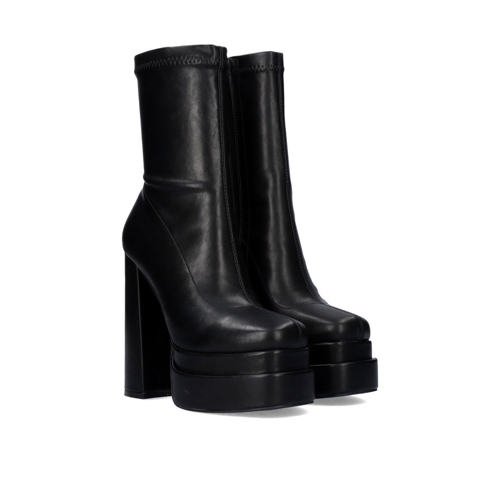 EXE T3826-M3170 Block Heeled Platform Bootie
