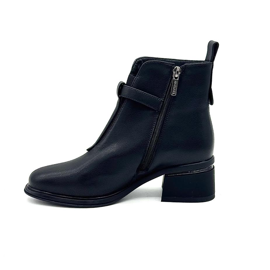 Bonavi 25-DMA16-15 – Black Modern Buckle Ankle Boot