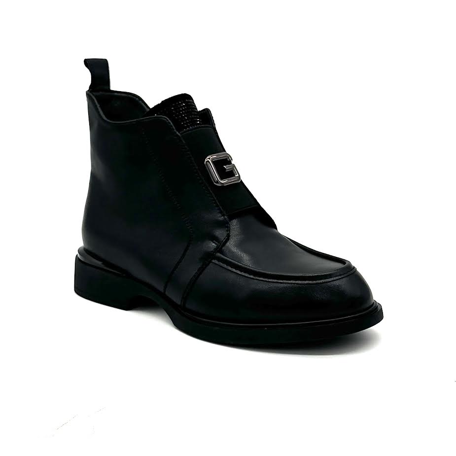 Bonavi 25-DBE18-106 – Black Buckle Detail Leather Boot