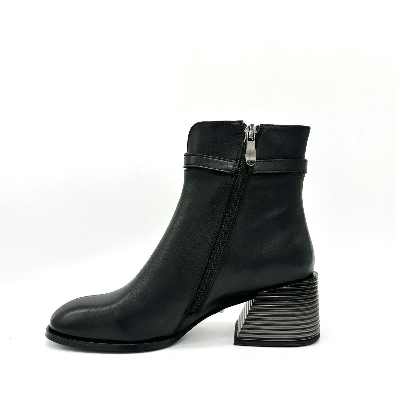 12C26-74 Block heeled Ankle Boots