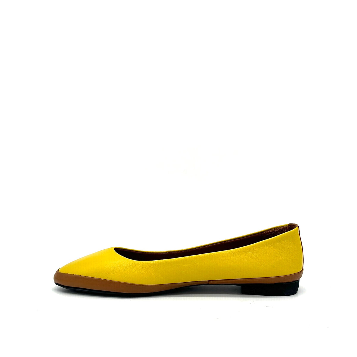 MAGO 602-1310 genuine leather pointed-toe ballet flat in yellow with contrast trim, inner side view
