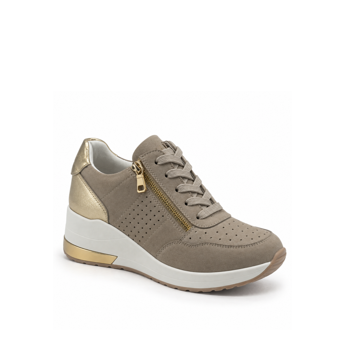 Renato Garini 2210 beige wedge sneaker at a three-quarter angle, showing tonal laces and textured upper